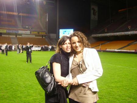 Ma cousine Delphine et moi sur le stade