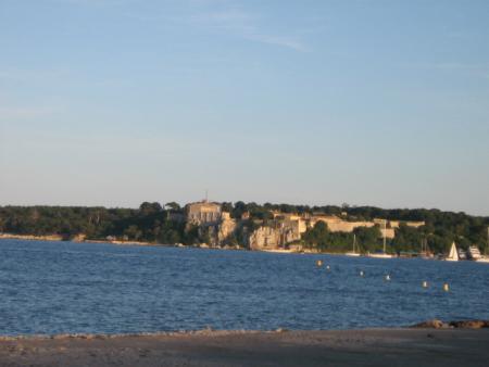 L'iles Ste Marguerite vue du Palm Beach à Cannes