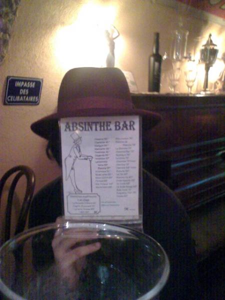 Tom ds le bar à absinthe