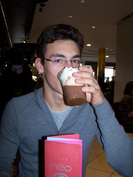 Au café Méo, à Lille....